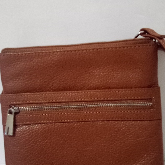 Giani Bernini Women's Bags Giani Bernini Triple-Zip Pebble Leather Crossbody - Picture 2 of 8